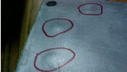 鋁壓鑄過程中鑄件表面上出現(xiàn)痕跡怎么回事？